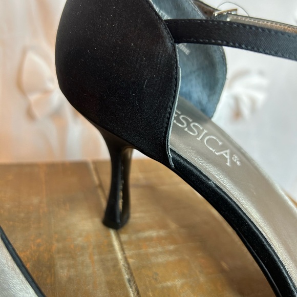 Jessica Open Toe Dress Shoe, Jewelled Toe Strap and Heel Closure - Picture 3 of 5